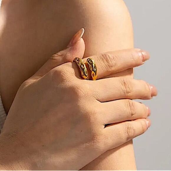 Gold Plated Irregular Hammered Ring Dented - Picture 3 of 9